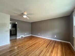 65 Jackson Rd in Bloomfield, CT - Building Photo - Building Photo