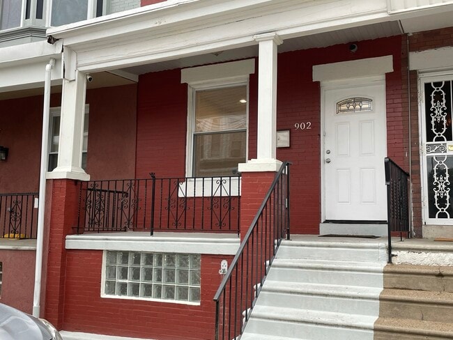 property at 902 S Yewdall St