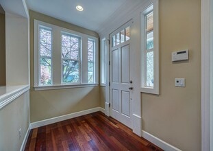 7553 123rd Ave NE in Kirkland, WA - Building Photo - Building Photo