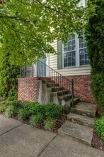 7822 Heaton Way in Nashville, TN - Foto de edificio - Building Photo