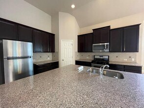 633 Peregrine Way in Leander, TX - Building Photo - Building Photo