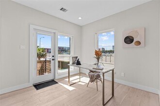 2509 N MacGregor Way in Houston, TX - Building Photo - Building Photo