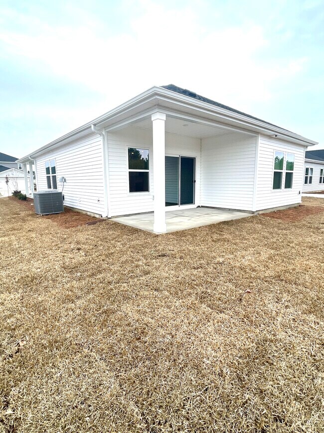 1073 Lauryn Oak Lp in Longs, SC - Building Photo - Building Photo