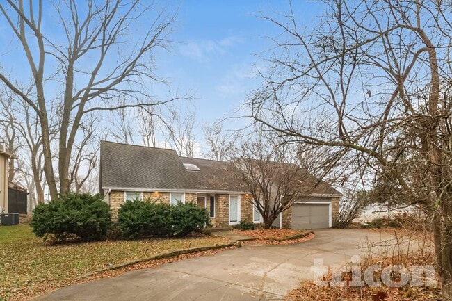 property at 1901 E Frontier Ln