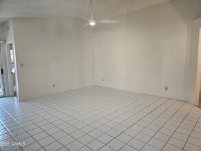 3033 E Siesta Ln in Phoenix, AZ - Building Photo - Building Photo