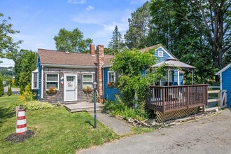 333 Old County Rd in Rockland, ME - Building Photo - Building Photo