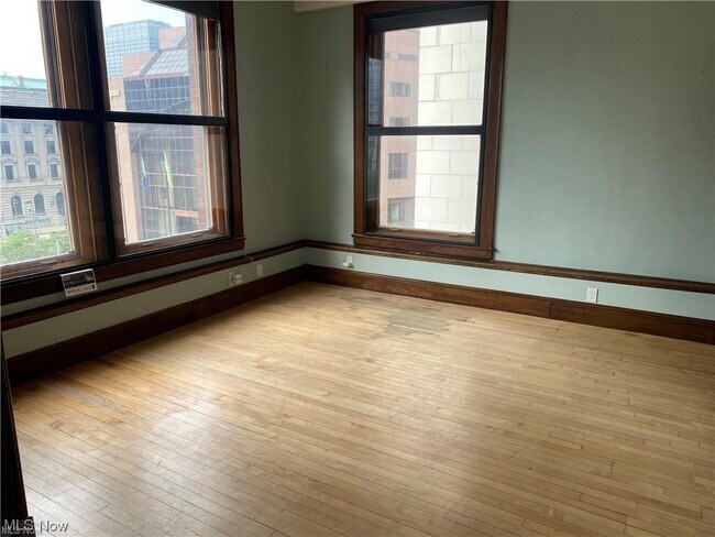 140 Public Square-Unit -503 in Cleveland, OH - Foto de edificio - Building Photo