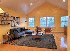 27 Jewett Ave in Jersey City, NJ - Building Photo