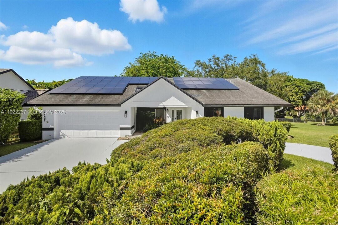 11521 NW 23rd St in Plantation, FL - Building Photo