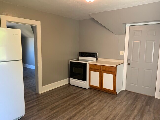 1201 Steele St, Unit Upper in Algoma, WI - Foto de edificio - Building Photo