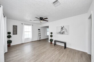 2210 Detering St in Houston, TX - Building Photo - Building Photo