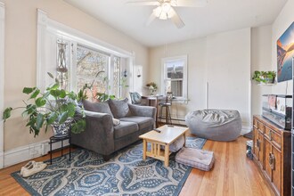 1025 N Clarkson St in Denver, CO - Building Photo - Interior Photo