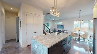 6217 Clovis St, Unit #A in Austin, TX - Building Photo - Building Photo