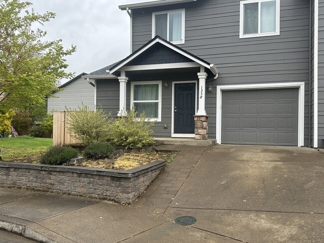 1338 Wagon Wheel Ct in Silverton, OR - Building Photo - Building Photo