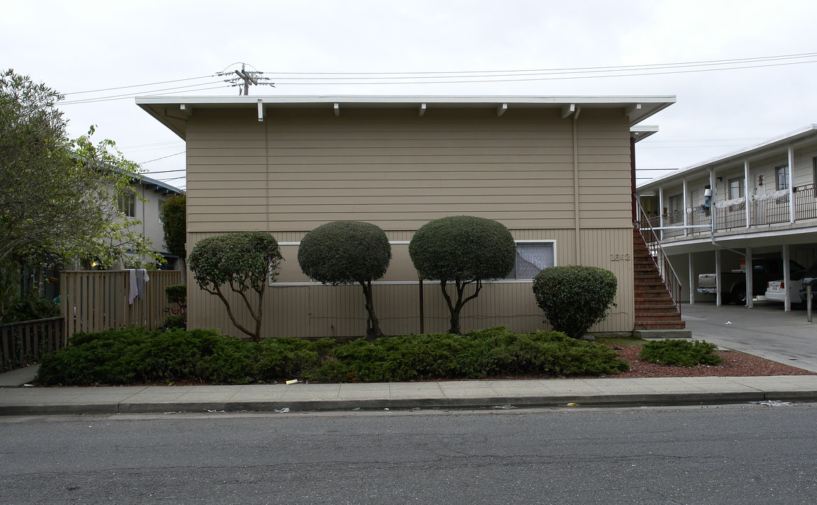 1662 S Grant St in San Mateo, CA - Foto de edificio