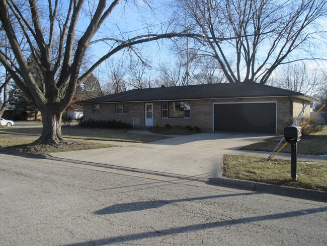 2019 N Lexington Dr in Janesville, WI - Building Photo - Building Photo