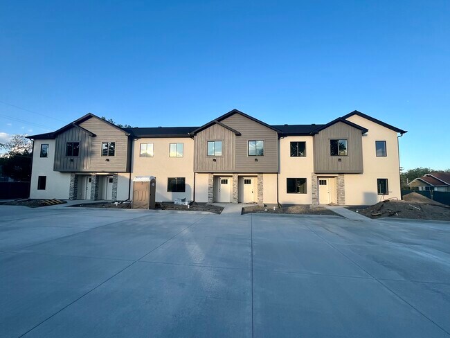 1320 Elm Ave in Grand Junction, CO - Building Photo - Building Photo