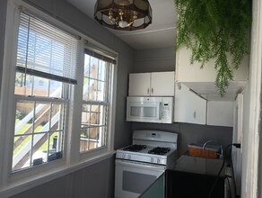 2916 E Cold Spring Ln in Baltimore, MD - Building Photo - Building Photo