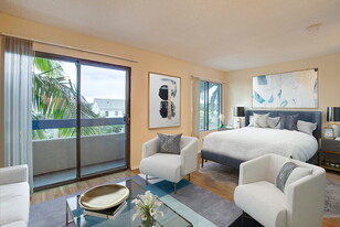 Regency Palm Court Apartments