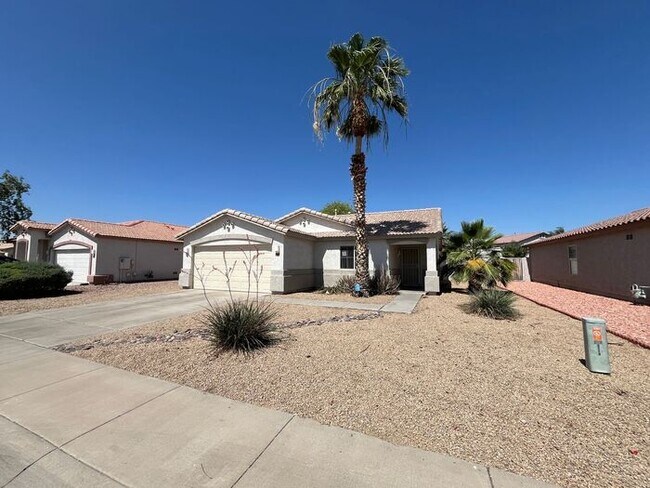 5710 N 73rd Dr in Glendale, AZ - Building Photo - Building Photo
