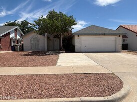 7660 Le Conte Dr in El Paso, TX - Building Photo