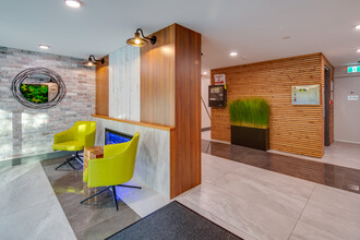 1355 West 14th in Vancouver, BC - Building Photo - Lobby