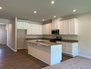 126 Bicameral Ln in Williamsburg, VA - Foto de edificio - Building Photo