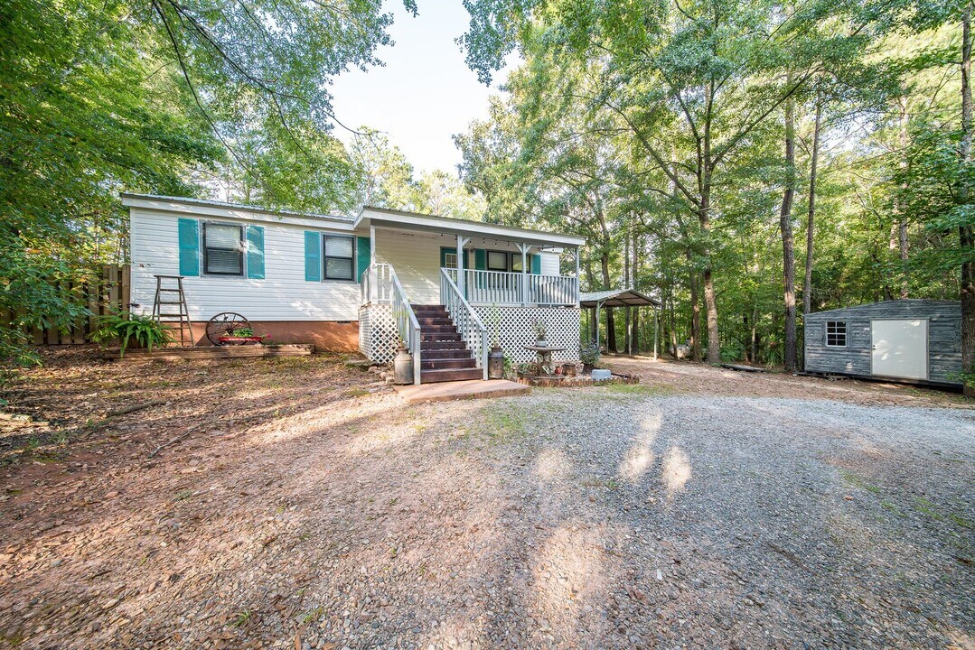 10 1st St in Shiloh, GA - Building Photo