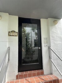 1557 Meridian Ave, Unit 206 in Miami Beach, FL - Building Photo - Building Photo