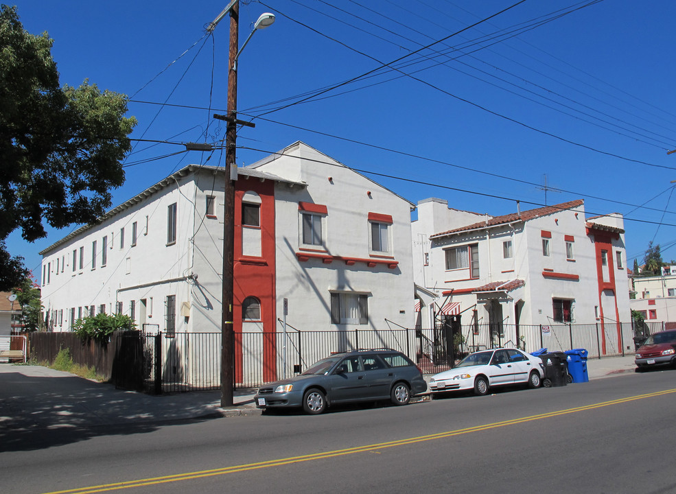 1421-1425 Echo Park Ave in Los Angeles, CA - Building Photo