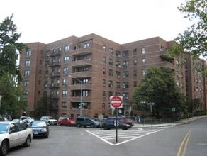 Kent Arms Apartments in Jamaica, NY - Building Photo - Building Photo