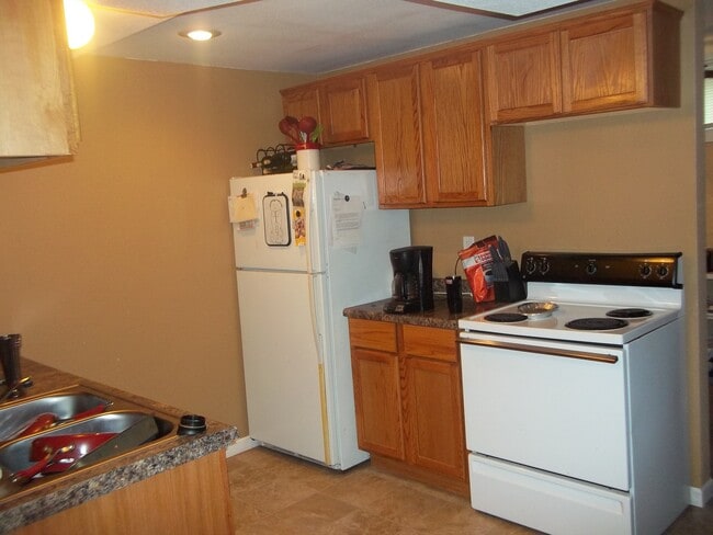 358 N 15th St, Unit D in Manhattan, KS - Building Photo - Building Photo