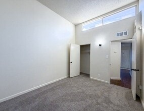 4415 N Clark St, Unit Clark #10 in Fresno, CA - Foto de edificio - Building Photo