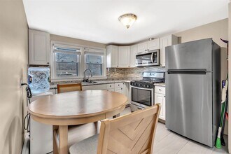 64 Prairie Ave in Suffern, NY - Building Photo - Building Photo