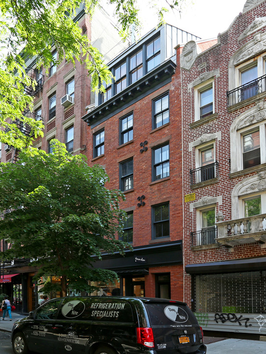 230 Elizabeth St in New York, NY - Foto de edificio