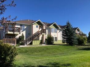 1096 Longbow Ln in Bozeman, MT - Foto de edificio - Building Photo