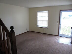 903 Napoleon Rd in Bowling Green, OH - Building Photo - Building Photo