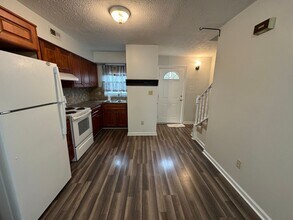 6303 Tindal St in Myrtle Beach, SC - Foto de edificio - Building Photo