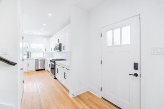 7903 Sunnyhill St in Houston, TX - Building Photo - Building Photo