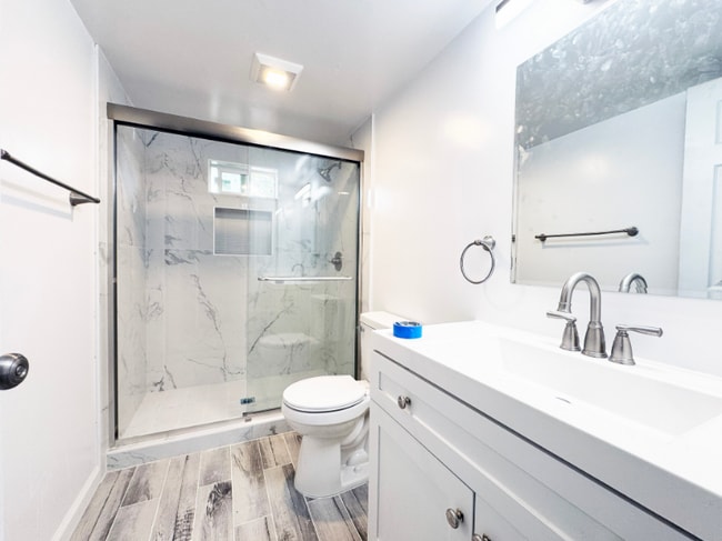 5230 Tunson Rd, Unit 5230 A in Modesto, CA - Foto de edificio - Building Photo