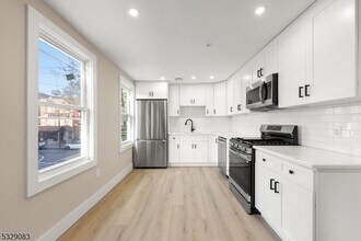136 Elm St-Unit -603 in Newark, NJ - Building Photo - Building Photo