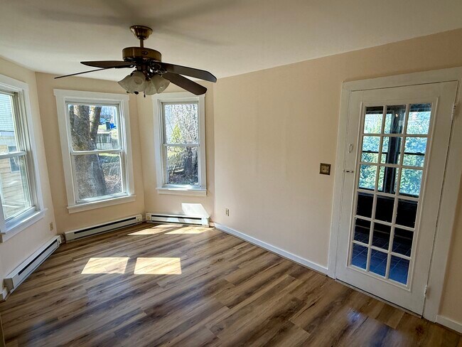 57 Main St in Hampton, NJ - Building Photo - Building Photo