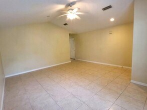 4806 51st Ct in Vero Beach, FL - Building Photo - Building Photo