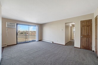 Town Terrace Apartments in Hopkins, MN - Building Photo - Building Photo