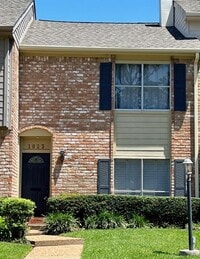 1023 Fountain View Dr