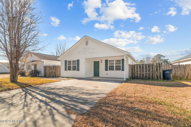 125 Sanders St in Jacksonville, NC - Building Photo - Building Photo