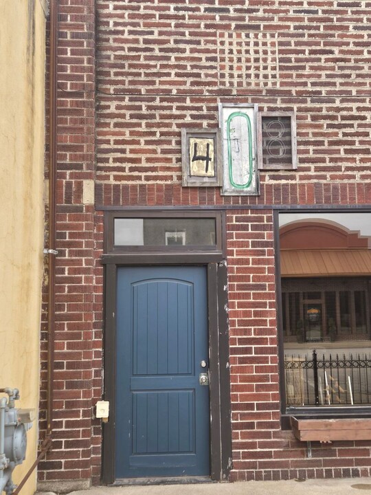 408 Grant St in Van Meter, IA - Foto de edificio