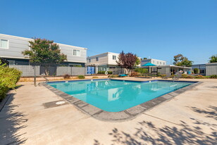 The Pointe at Cupertino Apartments