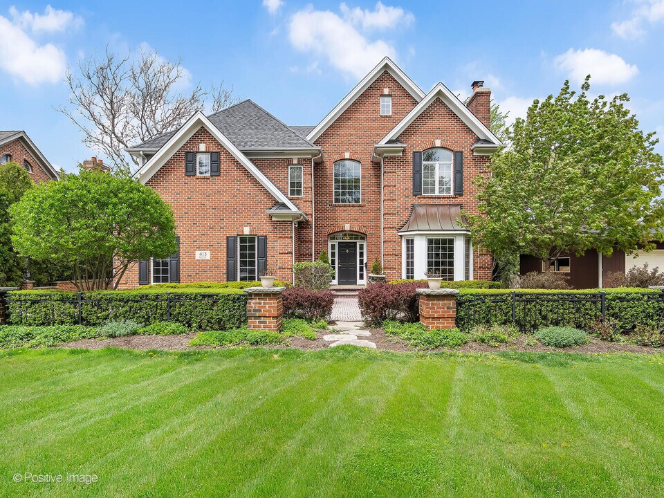 413 W 9th St in Hinsdale, IL - Building Photo