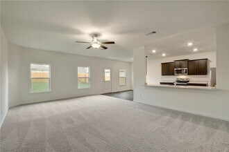 1302 Amy Dr in Kyle, TX - Building Photo - Building Photo